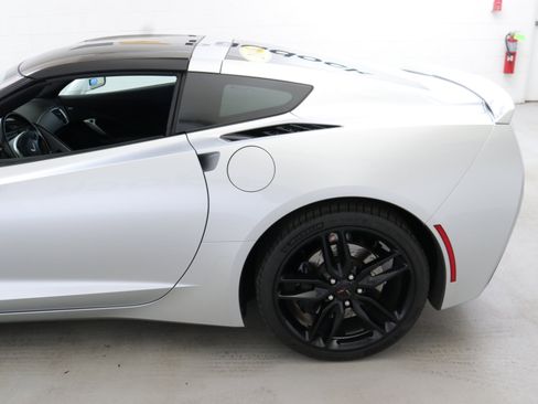 Used 2016 Chevrolet Corvette Z51 2LT w/ 2LT Preferred Equipment Group image 5