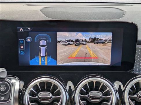 Used 2025 Mercedes-Benz GLB 250 image 14