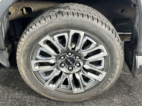 Used 2025 GMC Sierra 1500 Denali Ultimate image 14