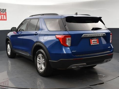 Used 2022 Ford Explorer XLT w/ Equipment Group 202A AWD/4WD image 3