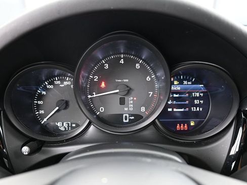 Certified 2023 Porsche Macan Turbo AWD/4WD image 18