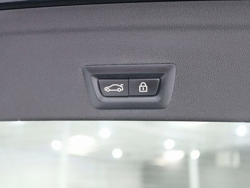 Used 2022 BMW X6 xDrive40i w/ Executive Package image 46