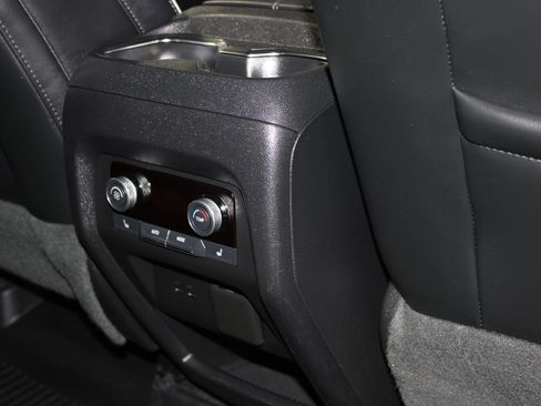 Used 2025 Buick Enclave Avenir image 20