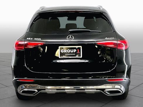 Used 2023 Mercedes-Benz GLC 300 4MATIC image 9