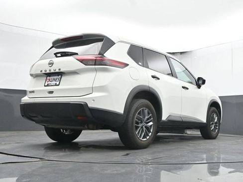 Used 2024 Nissan Rogue S FWD image 41