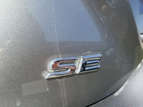 Used 2025 Toyota Camry SE image 10