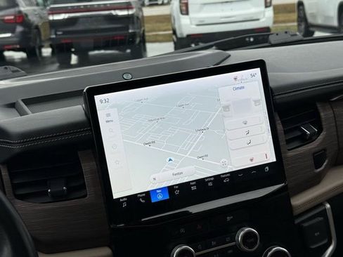 Certified 2024 Ford Expedition Limited image 3