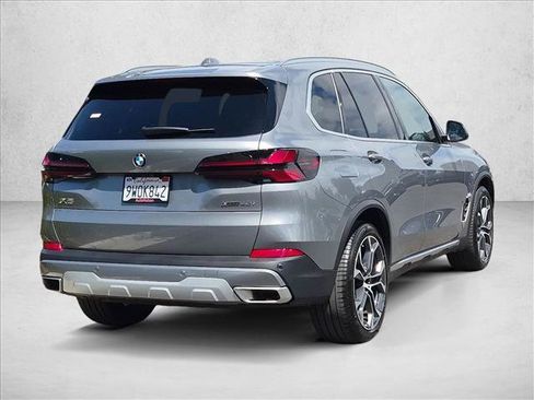Used 2026 BMW X5 xDrive40i AWD/4WD image 4