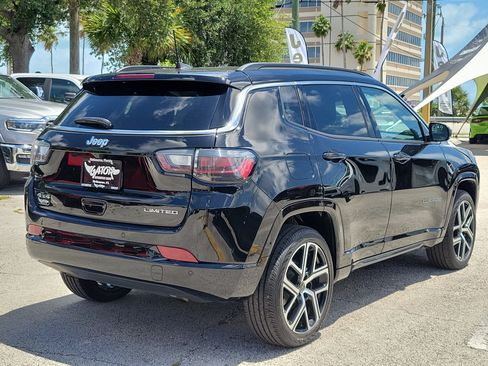 Used 2025 Jeep Compass Limited w/ Elite Group AWD/4WD image 4