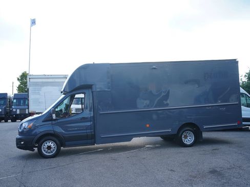 Used 2022 Ford Transit 350 DRW RWD image 6