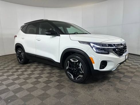 Used 2025 Kia Seltos SX image 2