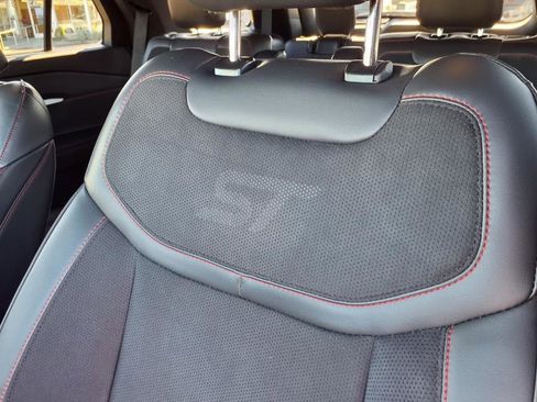 Certified 2025 Ford Explorer ST image 16