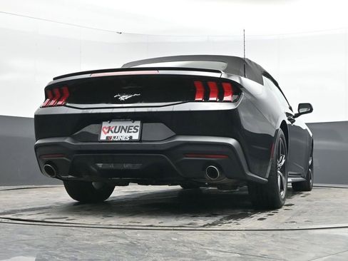 Used 2025 Ford Mustang Premium image 44