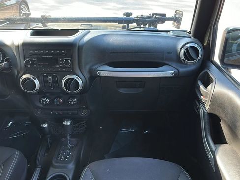 Used 2015 Jeep Wrangler Unlimited Sahara AWD/4WD image 25