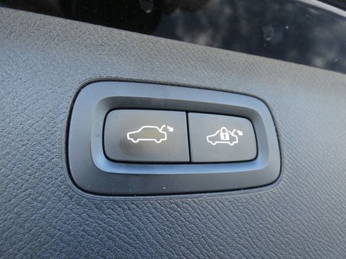 Used 2018 Volvo XC90 T6 Momentum w/ Convenience Package image 67