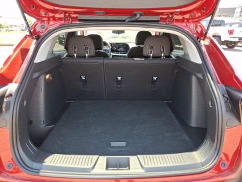 Used 2026 Chevrolet Trax LS w/ LS Convenience Package FWD image 30