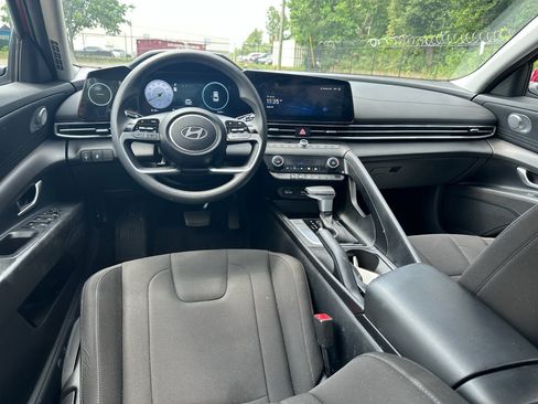 Used 2024 Hyundai Elantra SEL FWD image 10