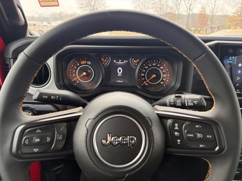 Used 2024 Jeep Wrangler Sport S image 16