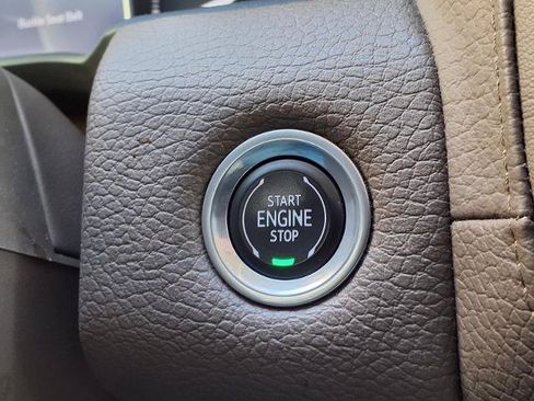 Used 2021 GMC Yukon Denali w/ Denali Premium Package RWD image 10