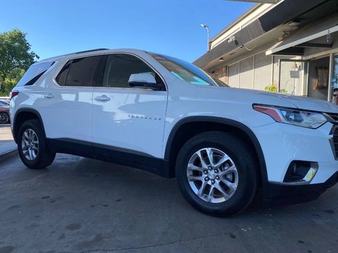 Used 2018 Chevrolet Traverse LT FWD image 24
