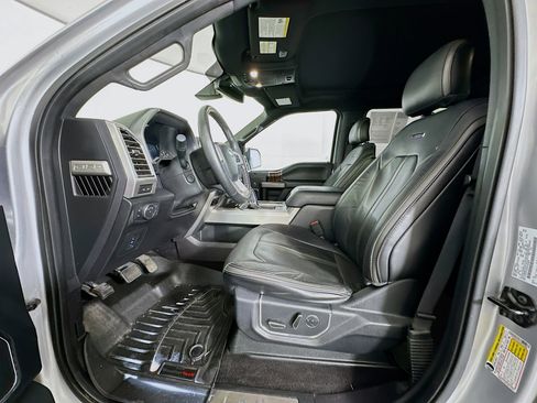 Used 2016 Ford F150 Platinum w/ Equipment Group 701A Luxury image 13