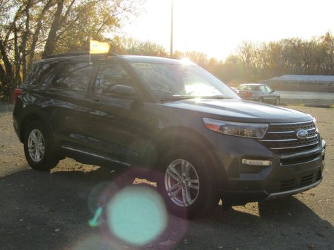 Certified 2023 Ford Explorer XLT w/ Equipment Group 202A image 7