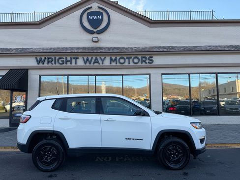 Used 2019 Jeep Compass Sport w/ Tech Group image 2