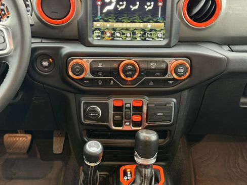 Used 2023 Jeep Wrangler Sahara image 20