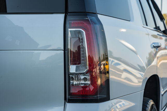 Used 2019 GMC Yukon Denali w/ Denali Ultimate Package AWD/4WD image 8