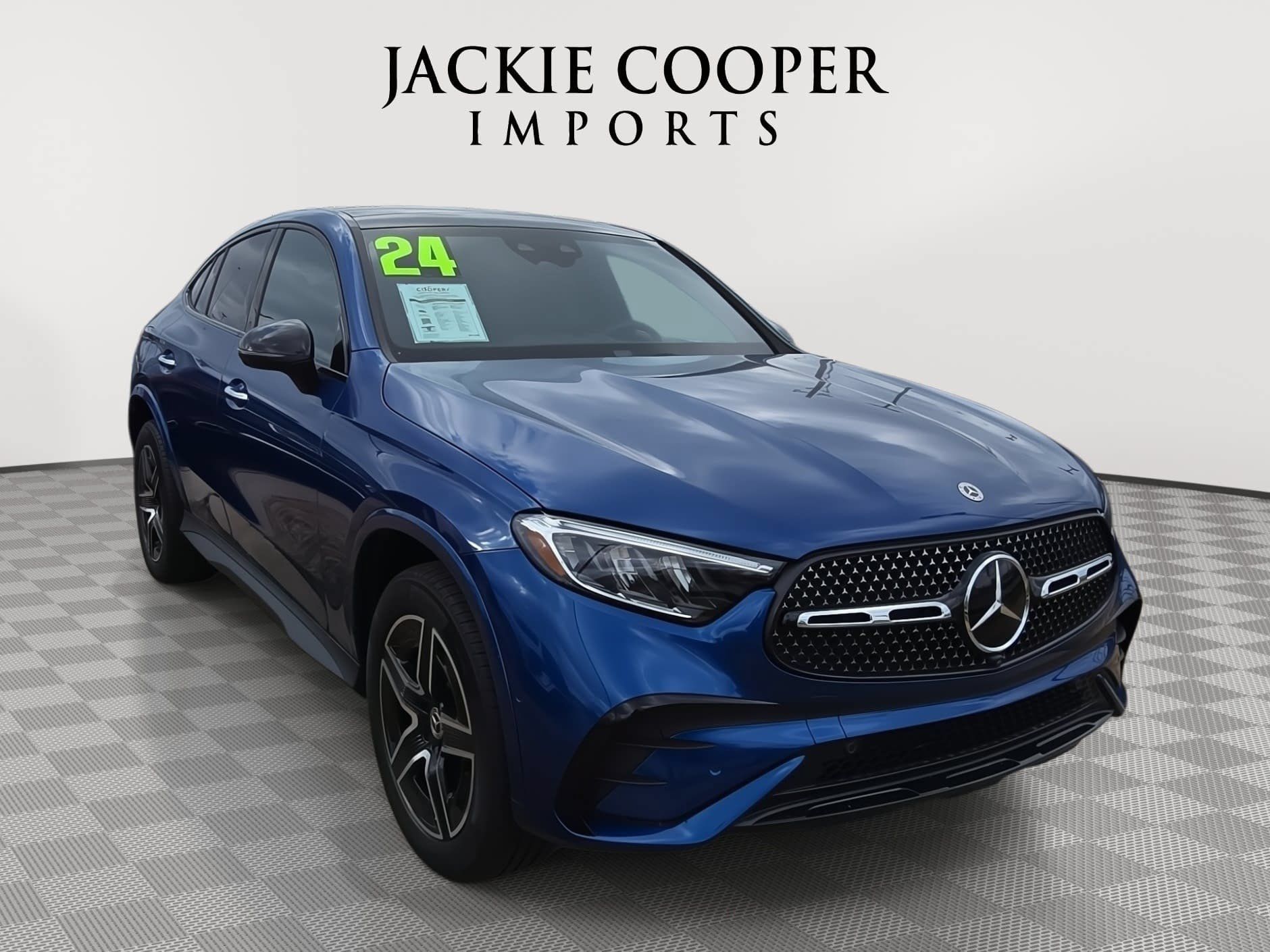 Used 2024 Mercedes-Benz GLC 300 4MATIC w/ AMG Line image 3