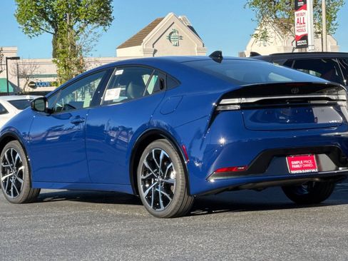 New 2026 Toyota Prius Plug-In Hybrid image 7