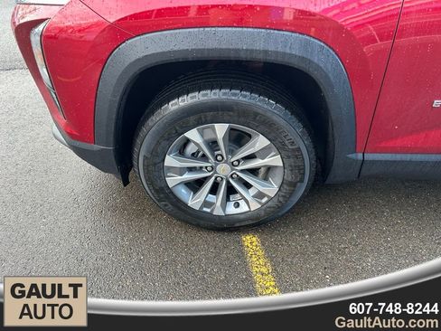 New 2026 Chevrolet Equinox LT w/ Convenience Package II image 9