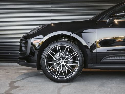 New 2026 Porsche Macan image 13