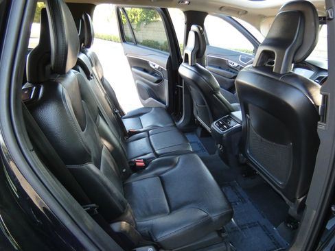 Used 2020 Volvo XC90 T6 Momentum image 34