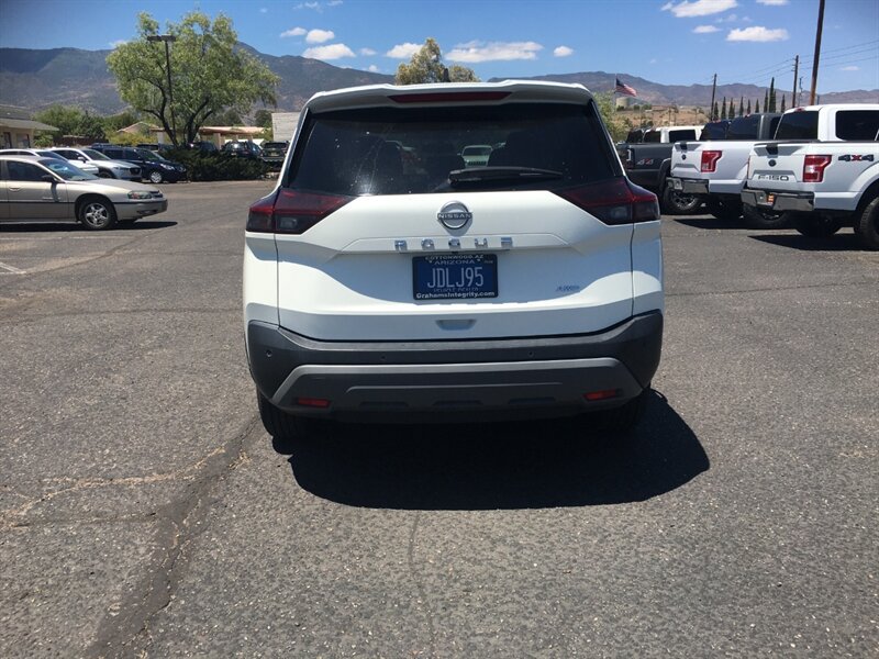 Used 2023 Nissan Rogue S AWD/4WD image 3