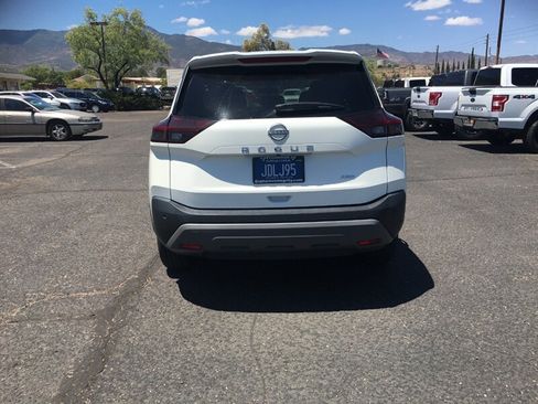 Used 2023 Nissan Rogue S AWD/4WD image 3