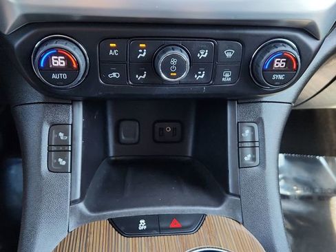 Used 2017 GMC Acadia SLE AWD/4WD image 43