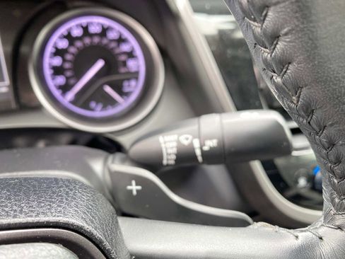 Used 2023 Toyota Camry SE image 18