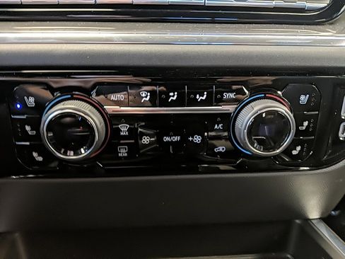 Used 2024 Chevrolet Silverado 1500 High Country image 24