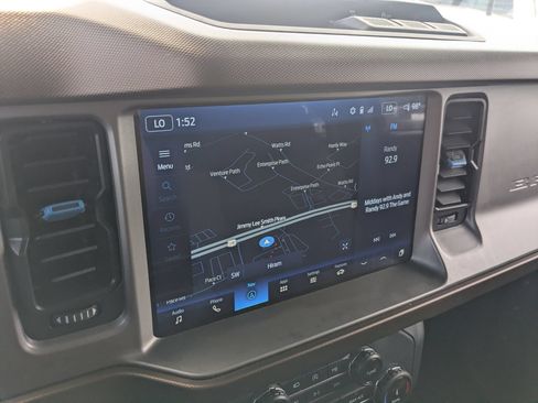 Used 2022 Ford Bronco Outer Banks AWD/4WD image 16
