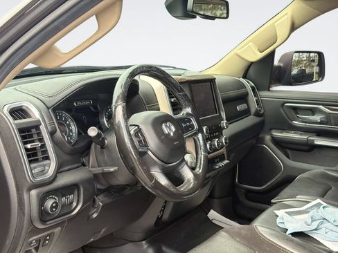 Used 2019 RAM 1500 Laramie AWD/4WD image 15