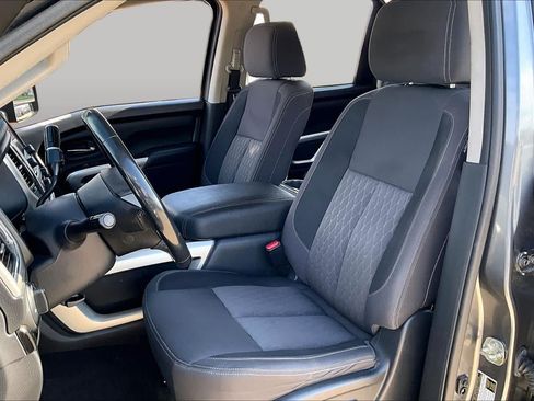 Used 2021 Nissan Titan SV w/ SV Convenience Package AWD/4WD image 8