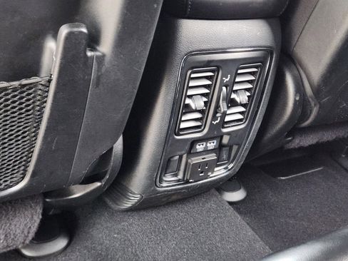 Used 2019 Jeep Grand Cherokee Limited RWD image 27