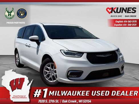 Used 2023 Chrysler Pacifica Touring-L FWD image 1