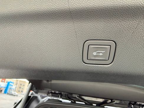 New 2026 Chevrolet Suburban High Country AWD/4WD image 14