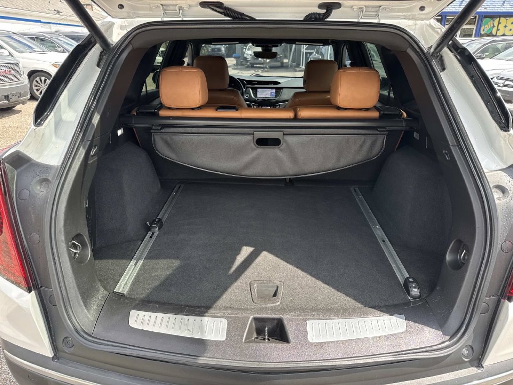 Used 2021 Cadillac XT5 Premium Luxury FWD image 9
