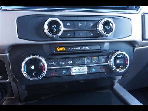 Used 2022 Ford F450 Platinum w/ FX4 Off-Road Package image 26