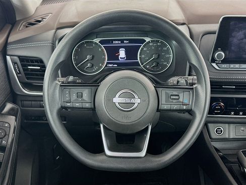 Used 2023 Nissan Rogue SV AWD/4WD image 18