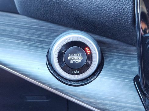 Used 2023 Jeep Wagoneer L Series II image 24