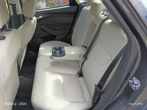 Used 2018 Ford Focus Titanium FWD image 11